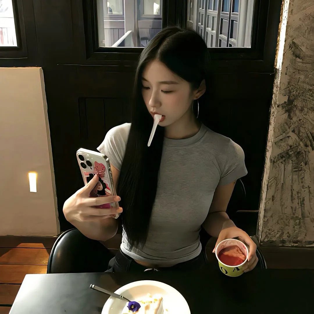 5个吓鬼的少年